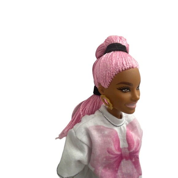 Barbie Extra Doll # 10 Very Long Pink Hair Braids Smiling Articulated 2021 - Picture 11 of 16